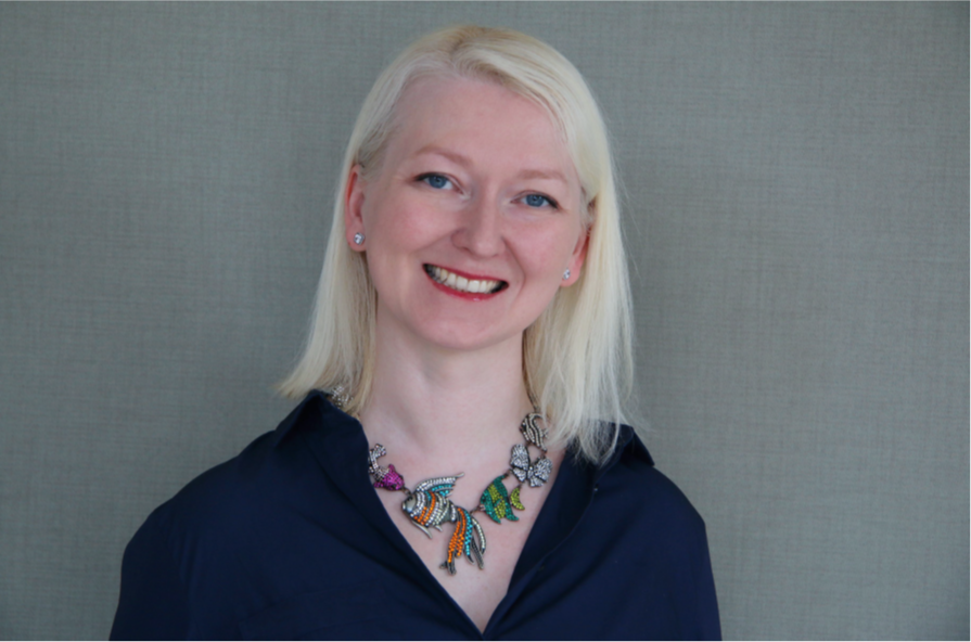 Frau mit blonden Haaren